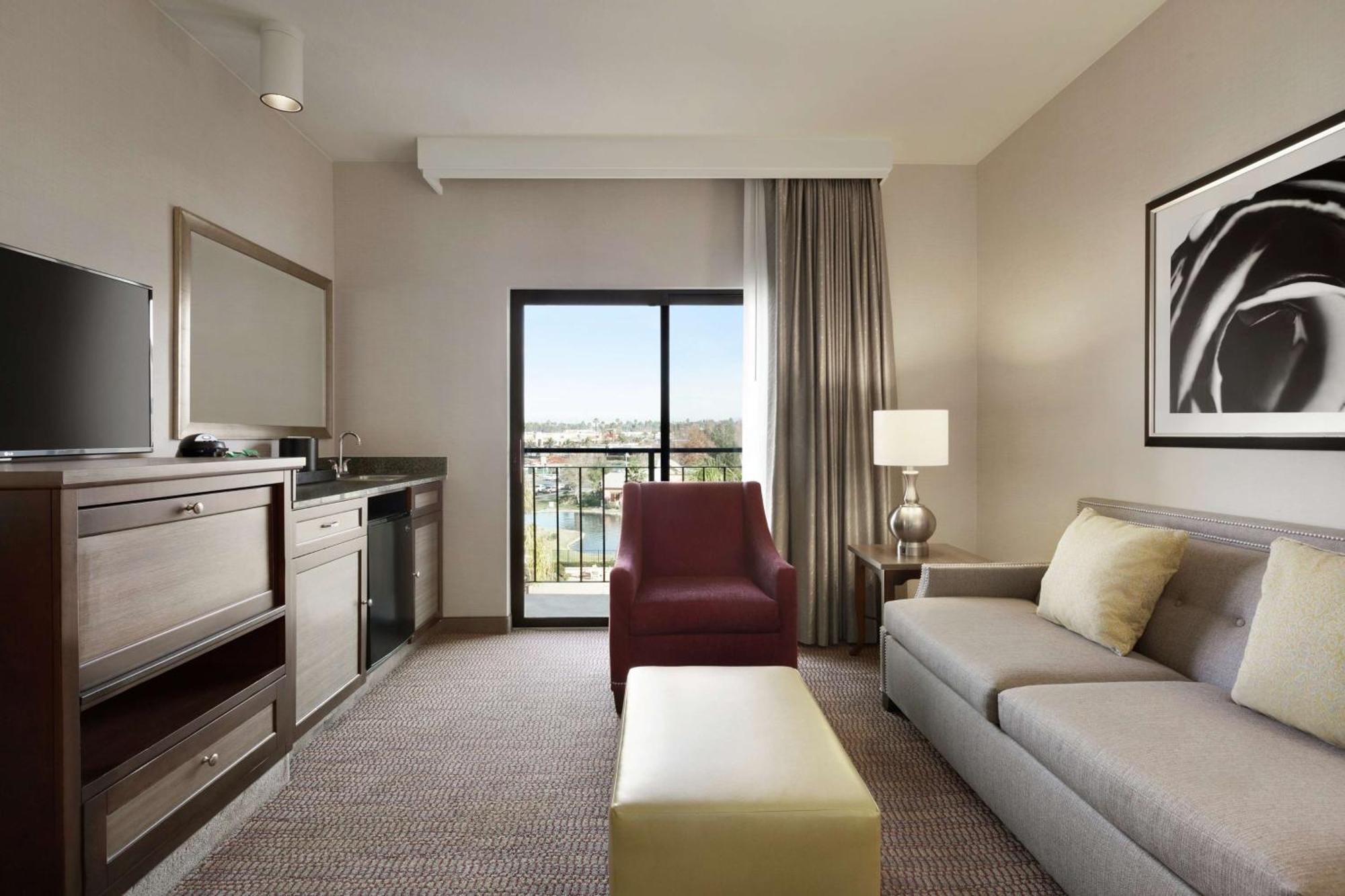 Embassy Suites By Hilton Temecula Valley Wine Country Exteriör bild